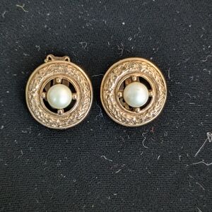 Elegant Gold and Pearl Earrings